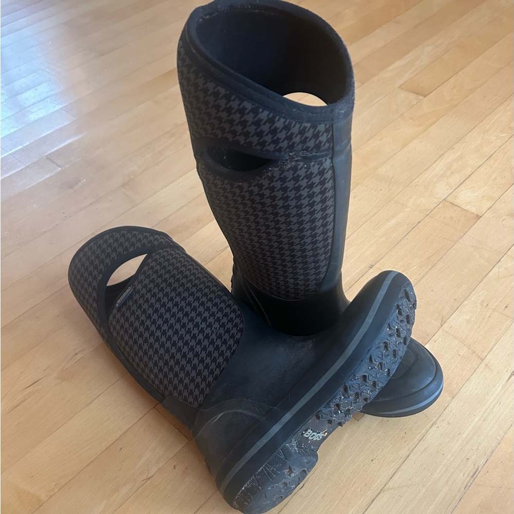 Bogs Houndstooth Black and Brown Winter Boots